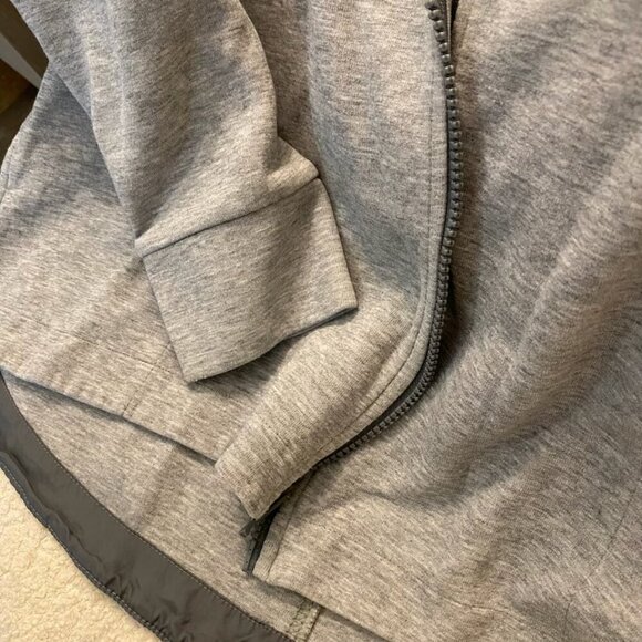 Women's Nike Sportswear Advance 15 Running Reflective Hoodie Like New Small - Picture 4 of 10